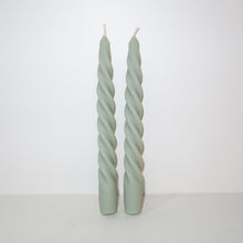 Load image into Gallery viewer, La La twirl candlestick (set of 2 - Ivory)

