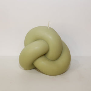 The Infinity Knot Candle (Pink)