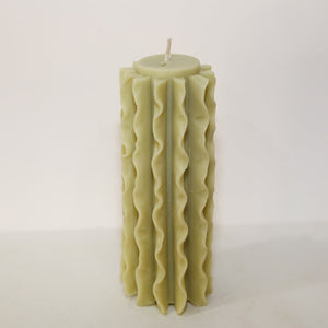 Poppy Frills Candle (Olive)