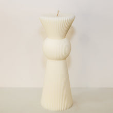Load image into Gallery viewer, Small Dominique Pillar -19.5cm (Terracotta)
