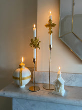 Load image into Gallery viewer, Christmas House Candle
